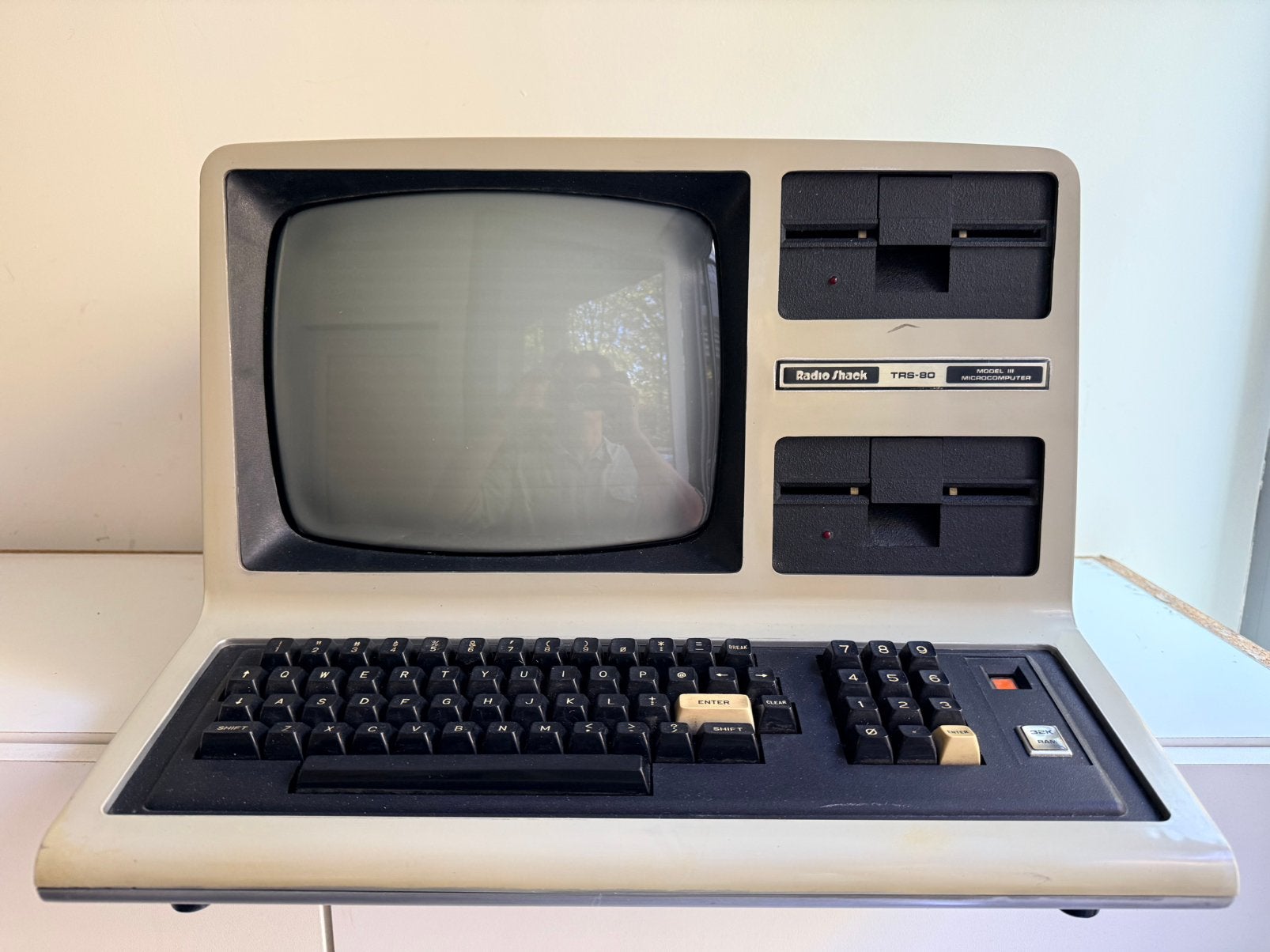 Tandy TRS-80 Model III –2 drives + software & handleidingen, Computers en Software, Ophalen