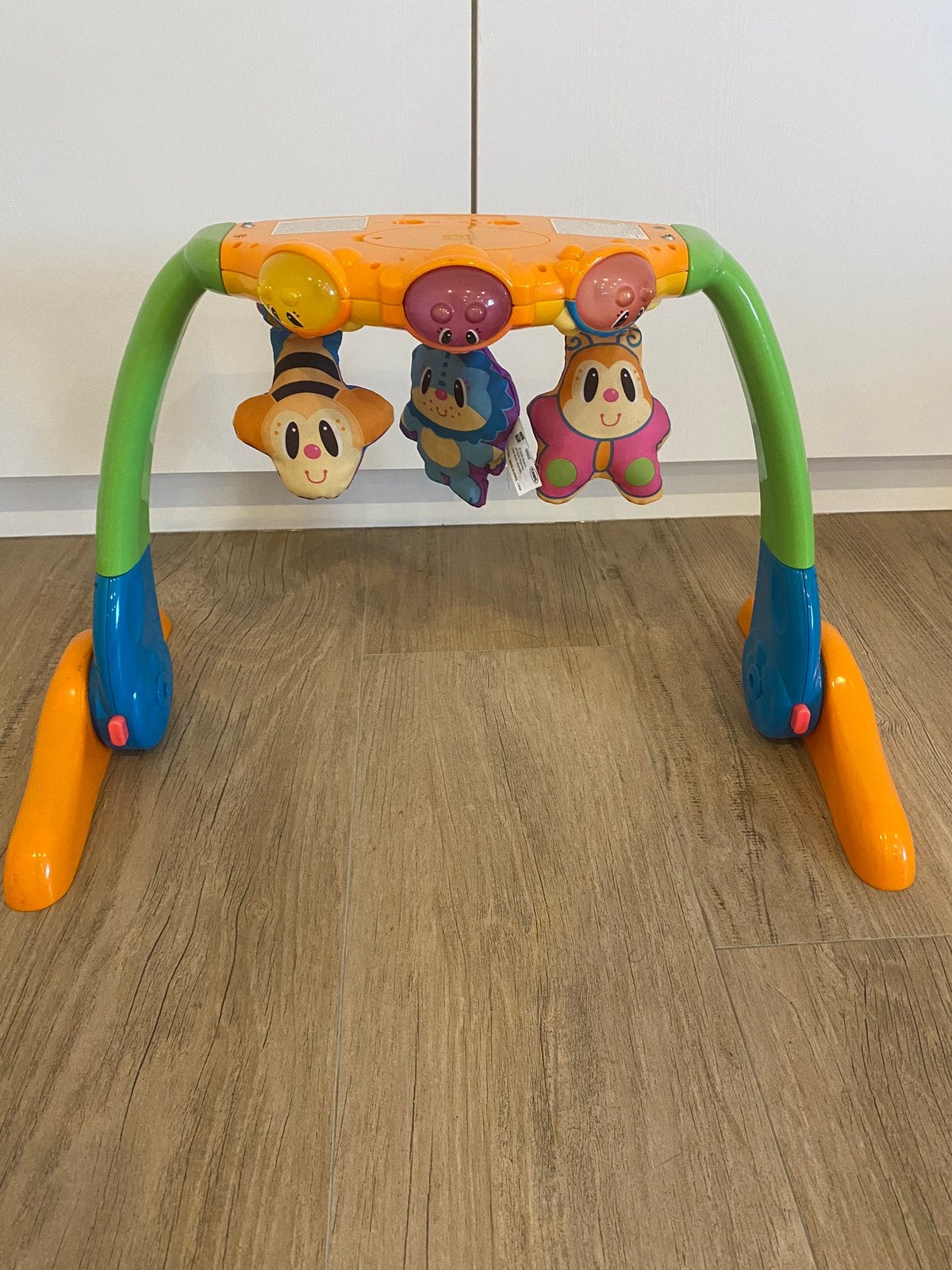 Mooie kleurrijke babygym/ speelboog, Enfants & Bébés, Enlèvement, Comme neuf