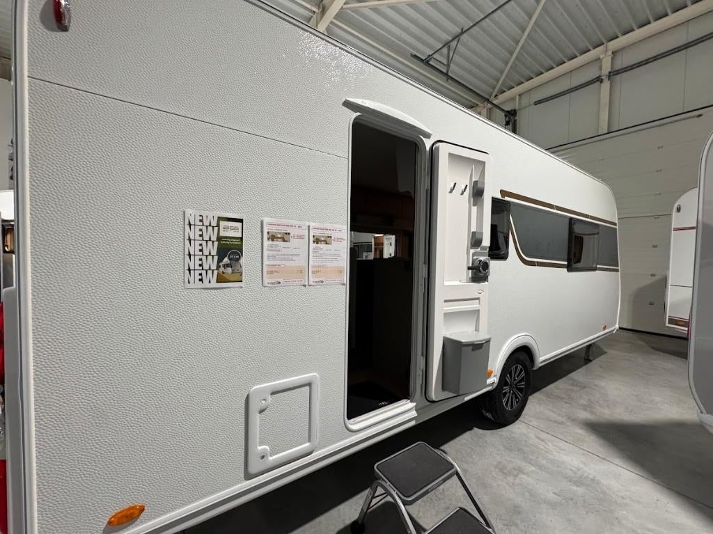 Bürstner B66 560 TK stapelbedden wintervast, Caravans en Kamperen, Caravans, Rondzit, Dwars-stapelbed, Bedrijf, Bürstner