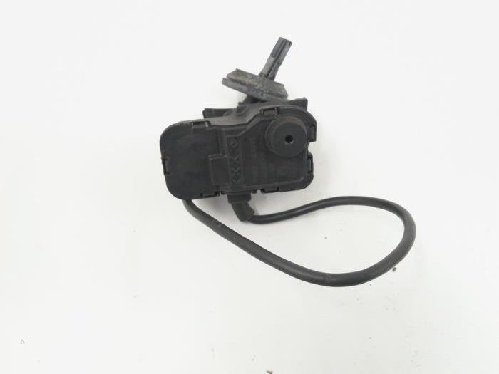 Moteur de verrouillage clapet réservoir d'un Volkswagen Gol, Volkswagen, -, 3 mois de garantie, Utilisé