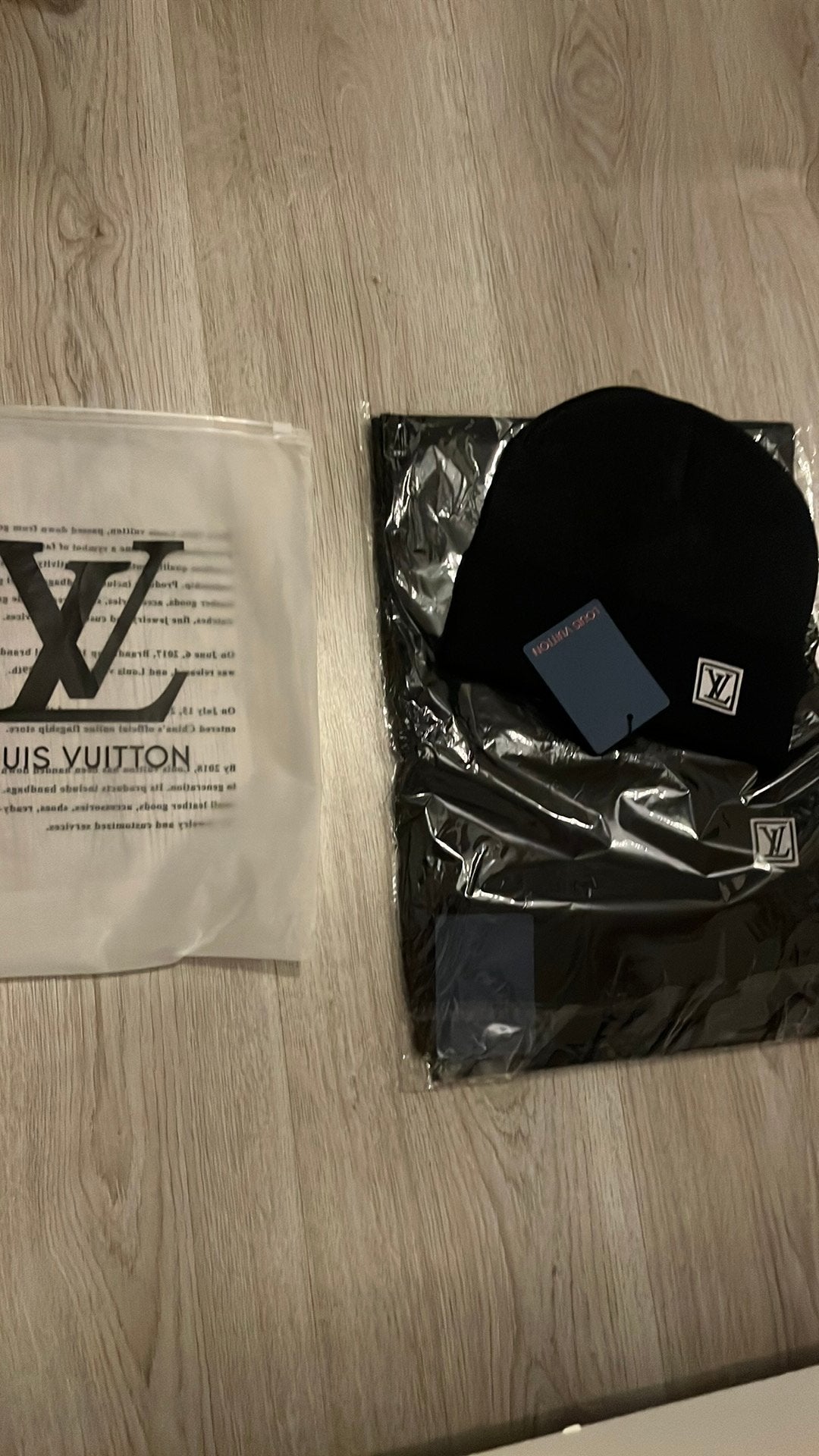 "Zwarte muts en sjaal set / Ensemble bonnet et écharpe noir, Ophalen of Verzenden, Zo goed als nieuw, Muts