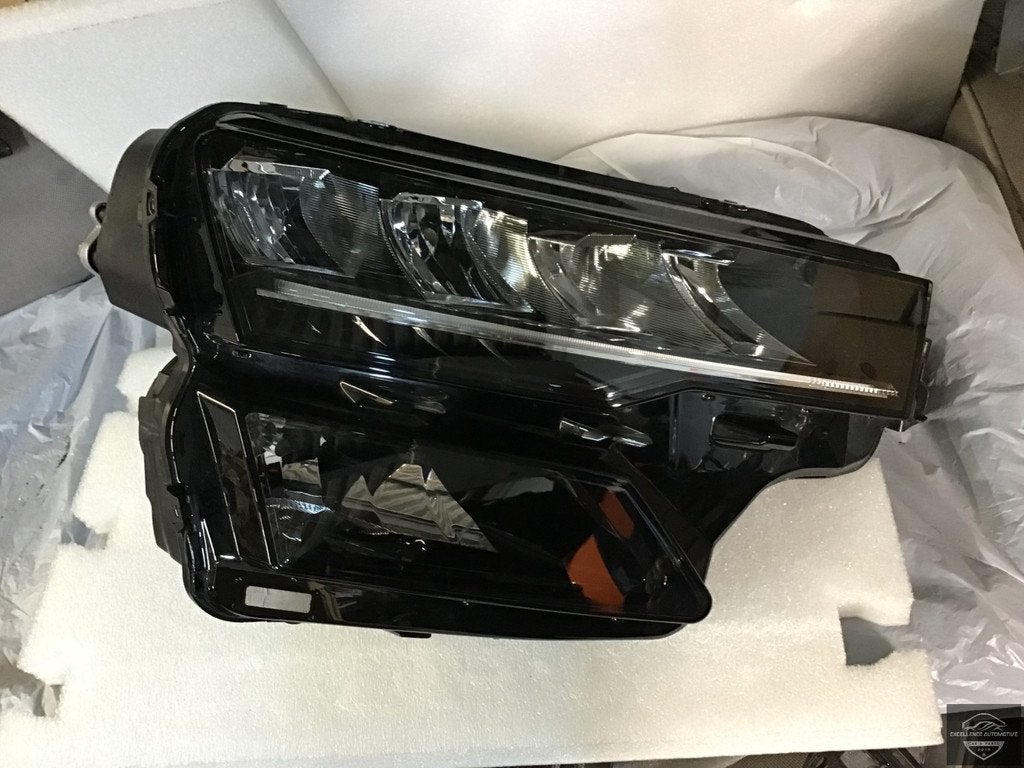 Skoda Karoq Facelift 21+ Vol LED Koplamp Rechts 57B941010, Auto-onderdelen, Tr. Vaclava Klementa 869
293 01  Mlada Boleslav, CZ