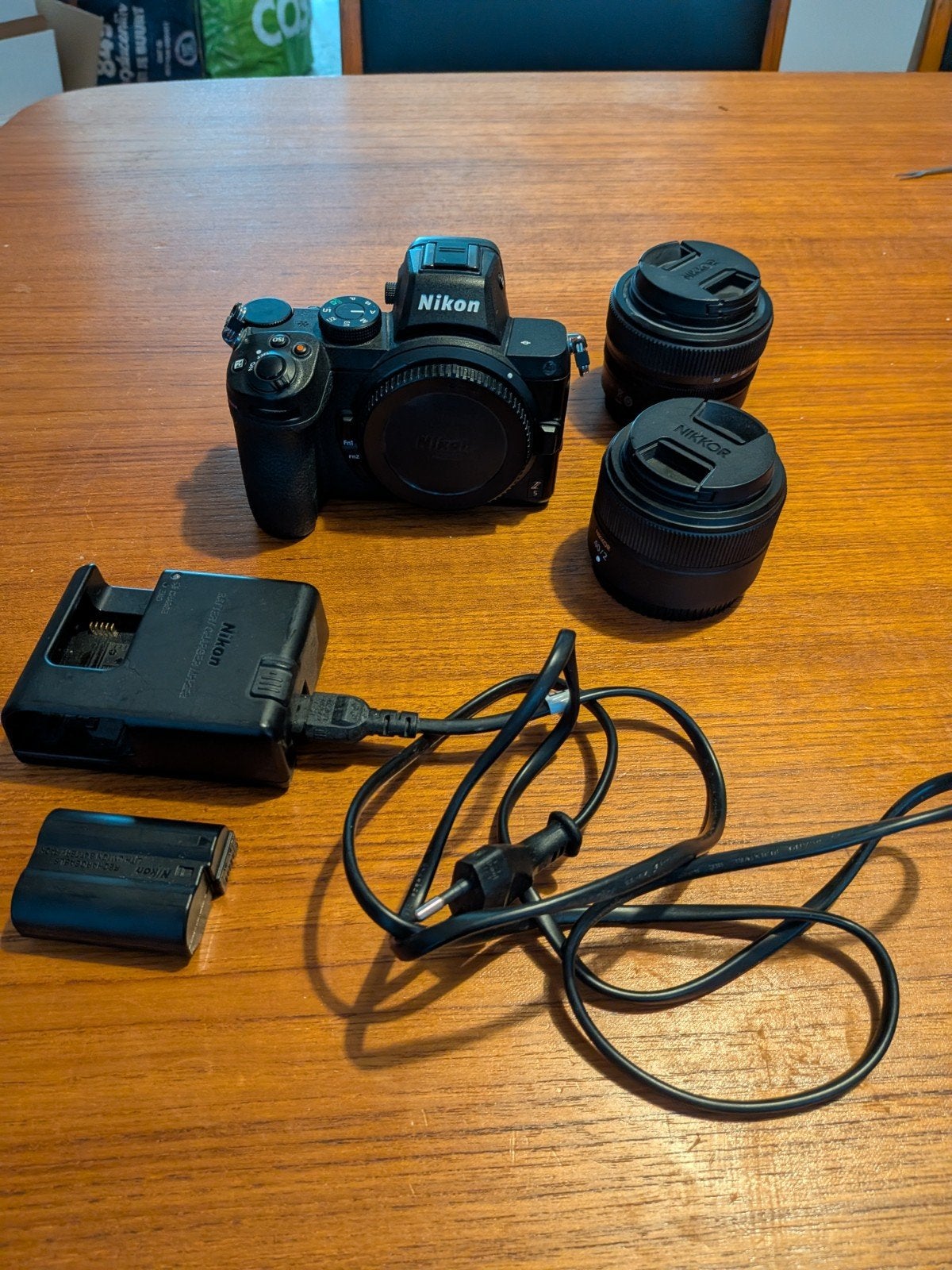 Nikon Z5 camera + Nikkor Z 40mm f/2.0 + Z 24-50mm f/4-6.3, Ophalen, Zo goed als nieuw, Geheugenkaart, Nikon