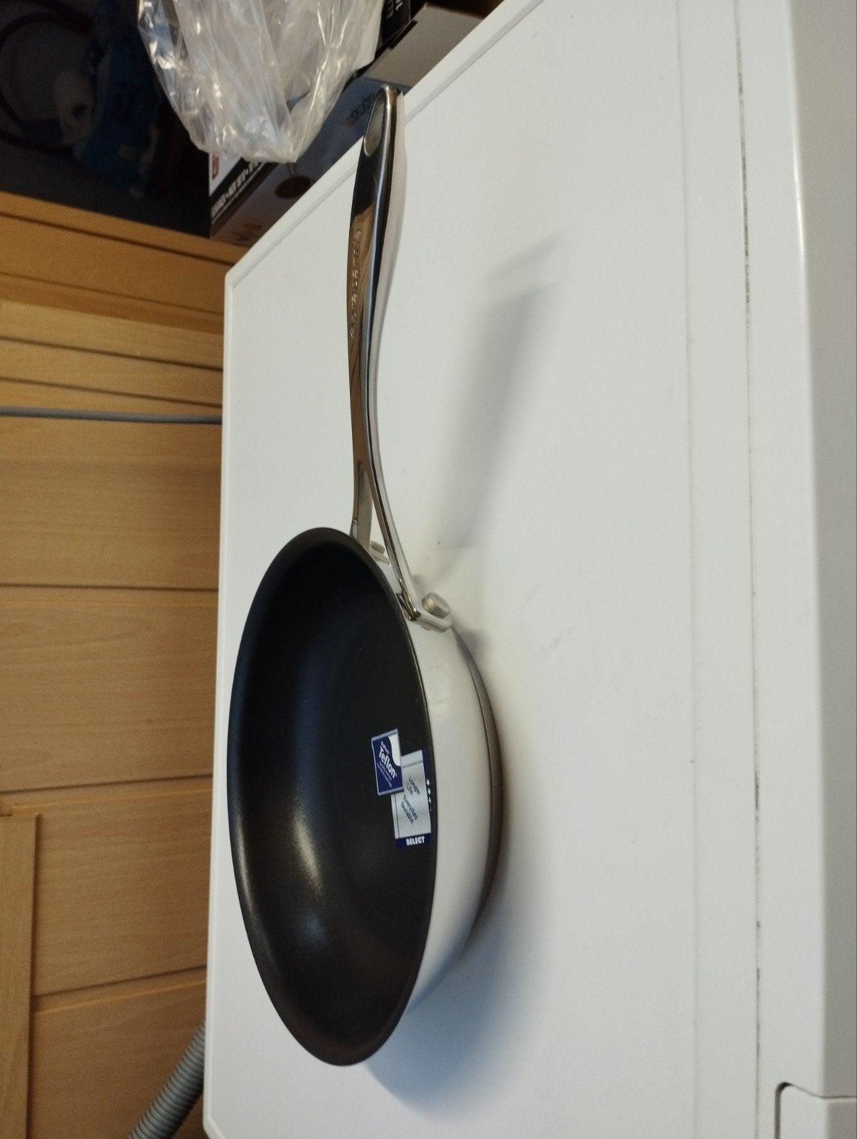 Een braadpan merk Brabantia nieuw dubbele bodem kleur zilver, Huis en Inrichting, Keuken | Potten en Pannen, Ophalen