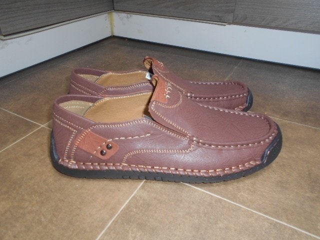 Nieuwe leder instappers / Maat 43, Kleding | Heren, Schoenen, Ophalen of Verzenden, Nieuw, Bruin