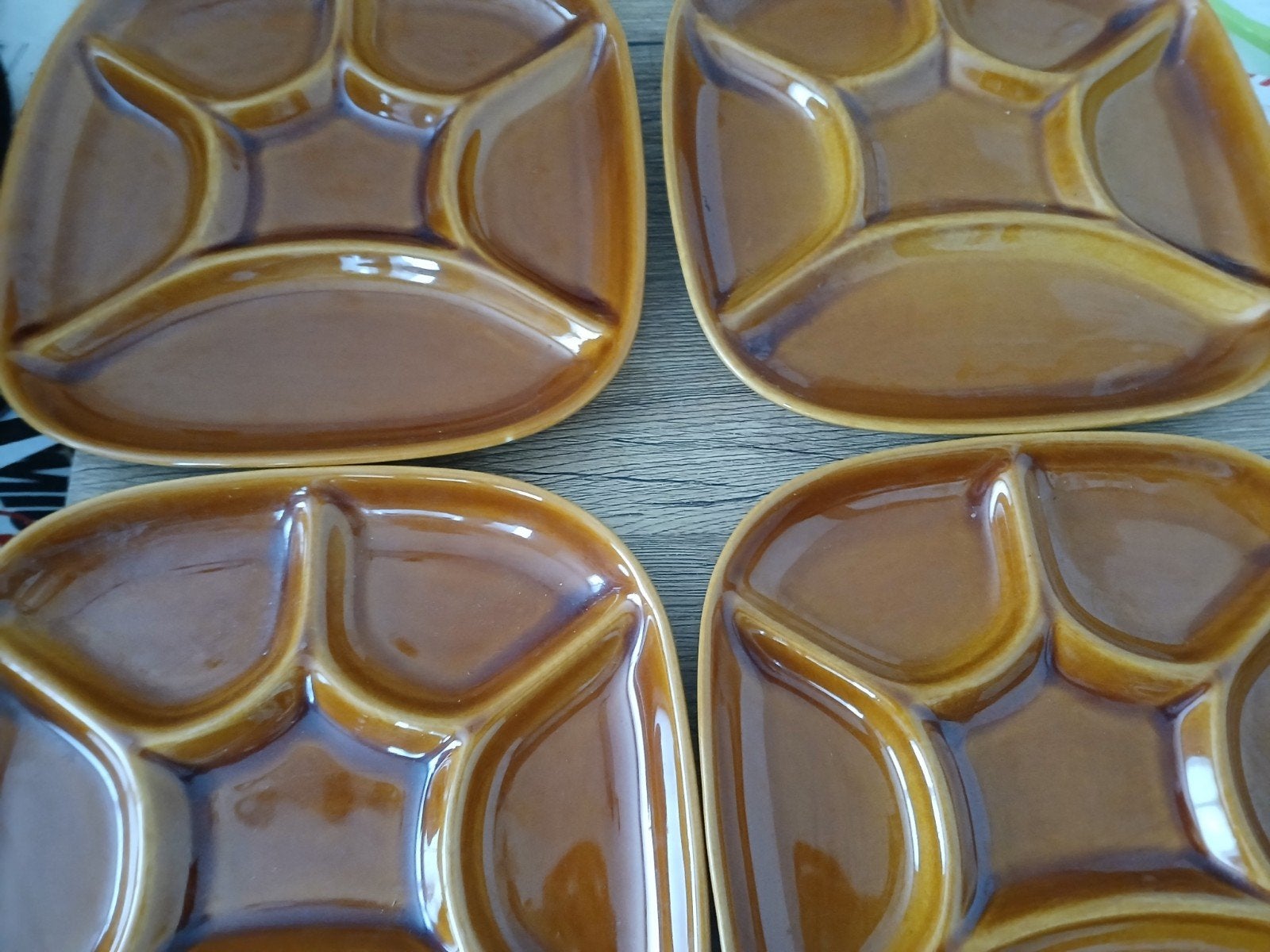 Lot de 4 assiettes Boch, Antiquités & Art, Enlèvement ou Envoi