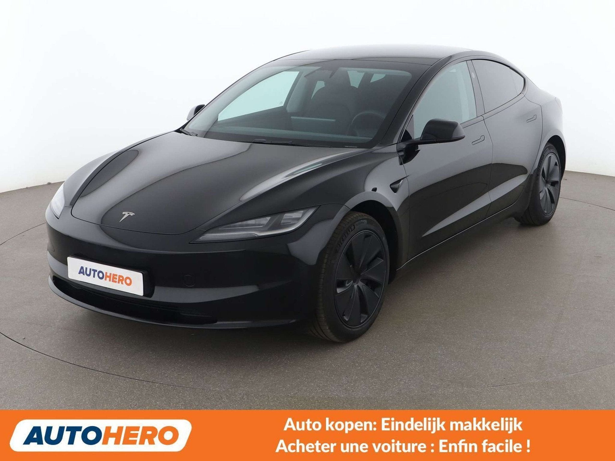 Tesla Model 3 Standard Range (bj 2024, automaat), Auto's, Automaat, 4 deurs, Achterwielaandrijving, Gebruikt