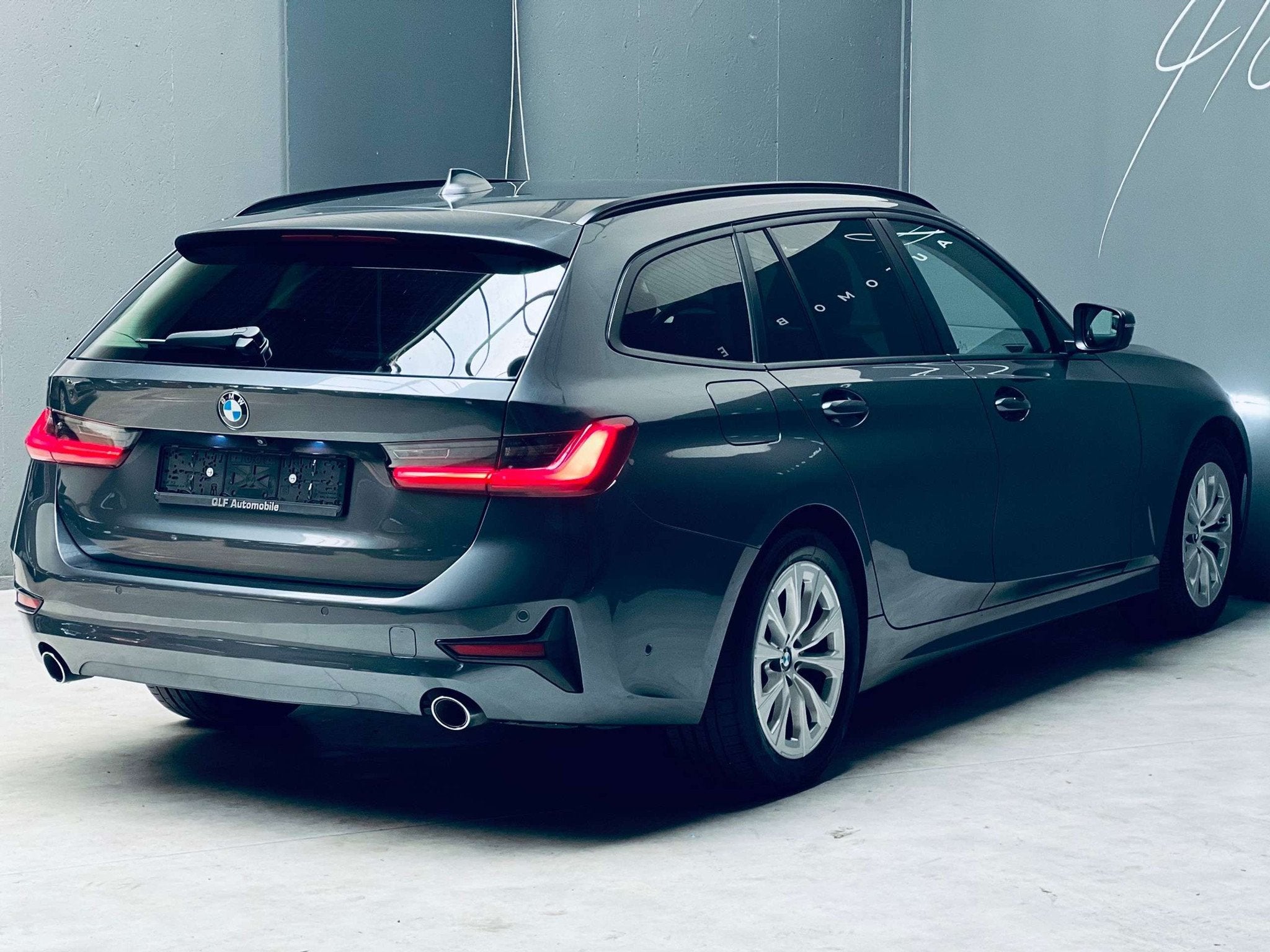 BMW 3 Serie 318 d*AUTOMATIQUE*CARPLAY*LED*CARNET COMPLET*, Autos, Argent ou Gris, Achat, Euro 6, Entreprise