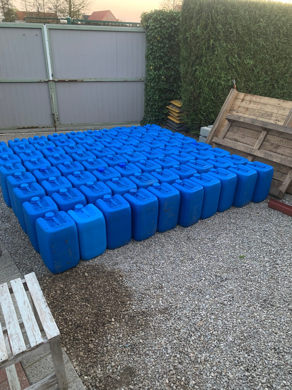 Bidons,jerrycans,watertonnen, Ophalen, Zo goed als nieuw