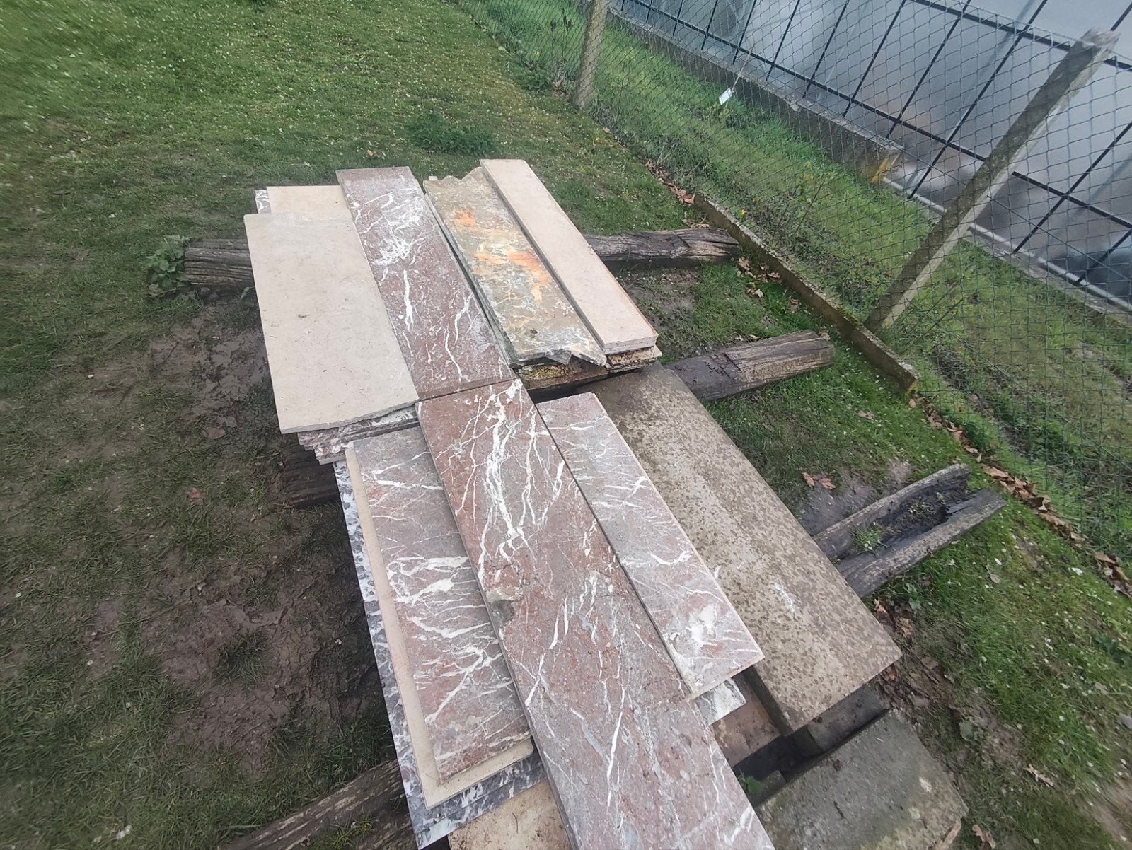 Plusieurs marbres, Bricolage & Construction, Enlèvement