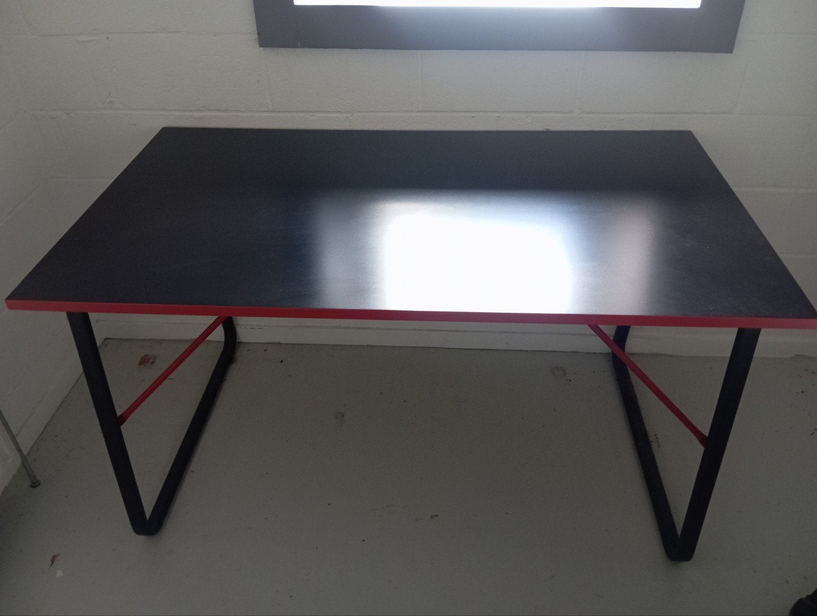 Table de bureau en bon état, Ophalen