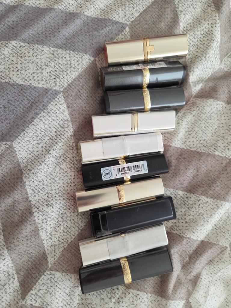 Lit rouge à lèvre oreal neuve 10 pc, Enlèvement, Rouge