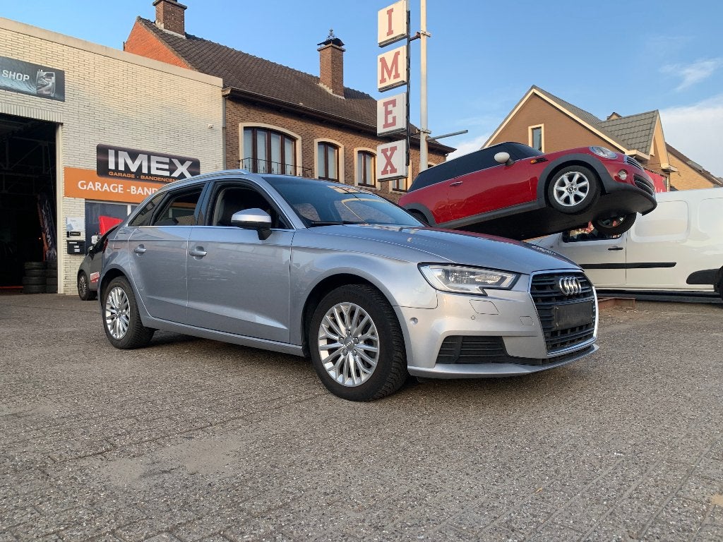 Audi A3sportback AUTOMAAT 1.6tdi euro 6b 237395km, Autos, Audi, Cuir, Argent ou Gris, Achat, 5 portes