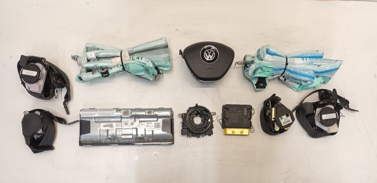 Airbag set Volkswagen Golf, Onderdelen@venauto.nl, Van der Ven Autorecycling B.V., Ettenseweg 76, 4706 PB Roosendaal, The Netherlands