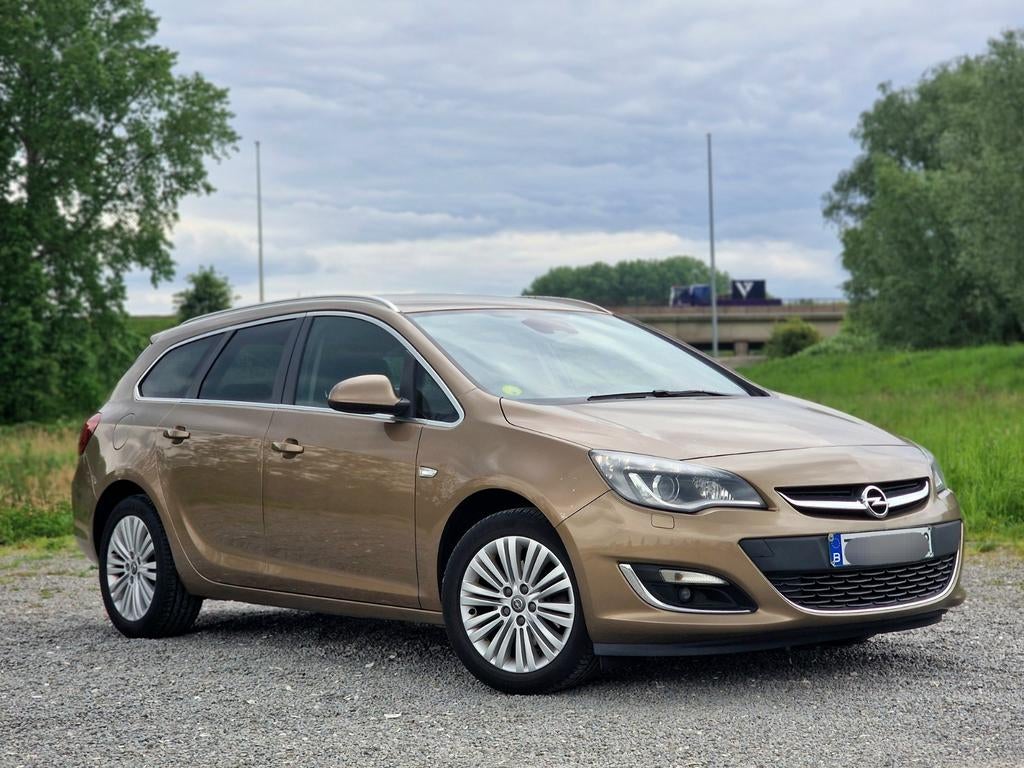 Opel Astra Sports Tourer 1.7 CDTI 2014 Facelift 385DKM, Auto's, Opel, Voorwielaandrijving, Euro 5, Zwart, Overige kleuren