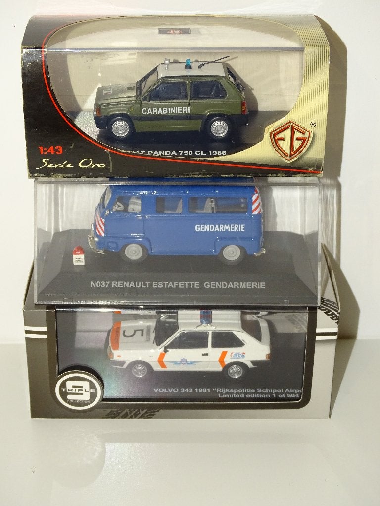 1/43 Collection lot rijkspolitie carabinieri gendarmerie lot, Hobby & Loisirs créatifs, Enlèvement ou Envoi, Comme neuf, Voiture
