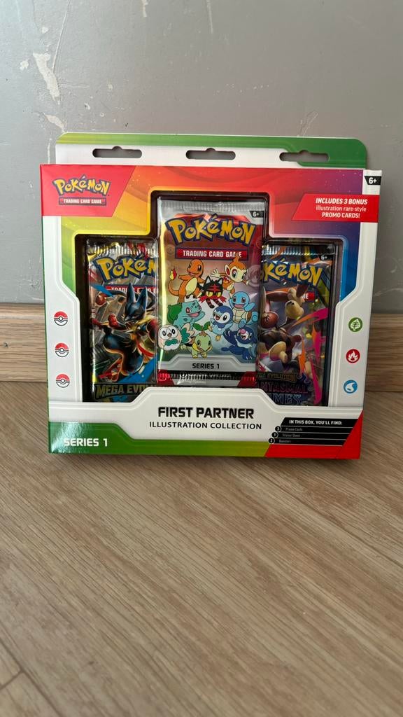 Pokémon First Partner Box, Ophalen of Verzenden, Nieuw, Boosterbox, Foil