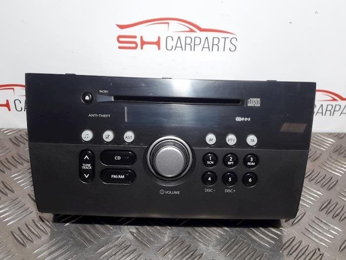 Radio/Lecteur CD d'un Suzuki Swift, -, Utilisé, -, Suzuki