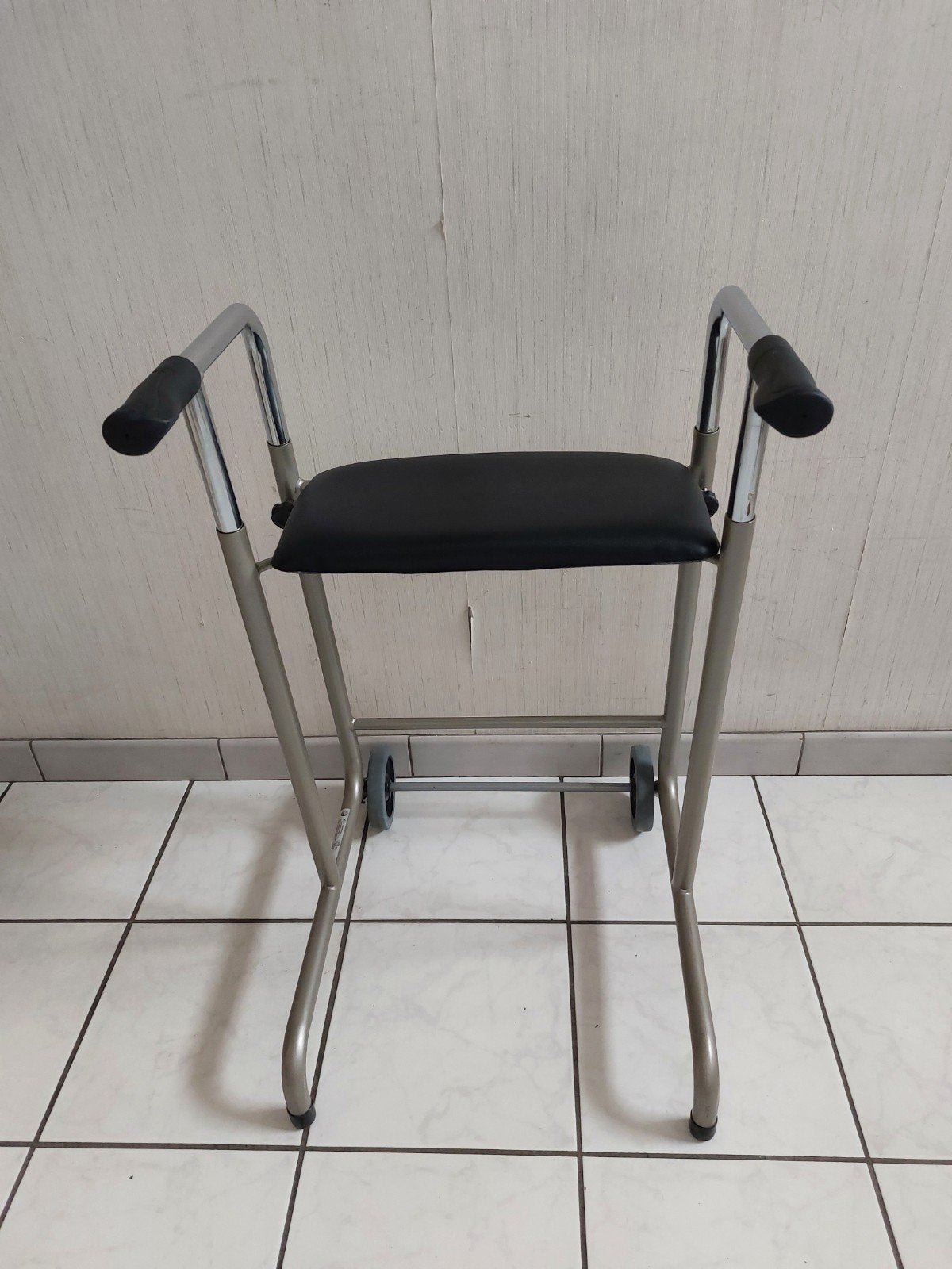 Deambulateur vermeiren, Divers, Chaises roulantes, Enlèvement