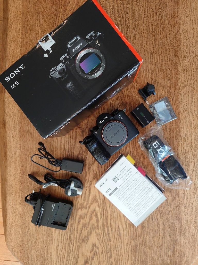 Sony A9 _ de 2500 déclenchements, TV, Hi-fi & Vidéo, Sans zoom optique, Enlèvement ou Envoi, Câble USB, Wi-Fi