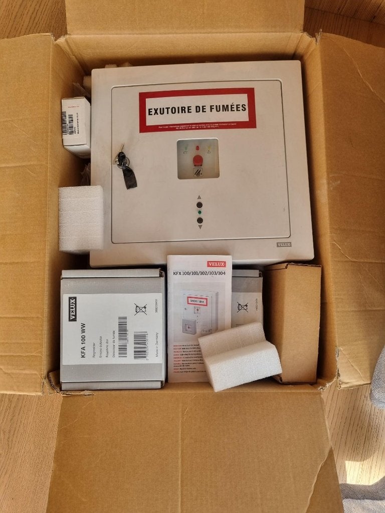 EXUTOIRE DE FUMEE VELUX, Enlèvement ou Envoi, Comme neuf
