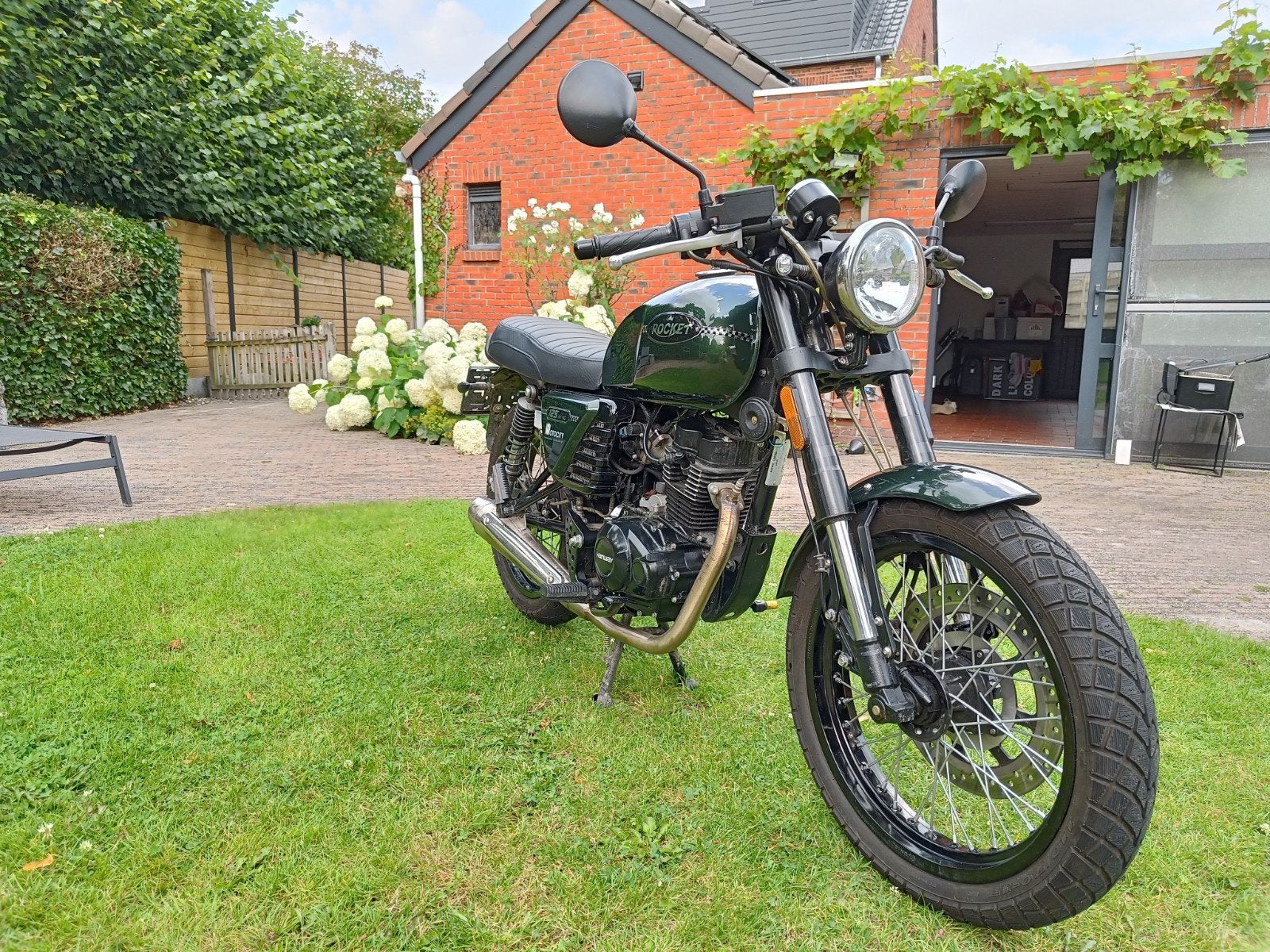 café racer Skyteam Rocket, Motos, Enlèvement
