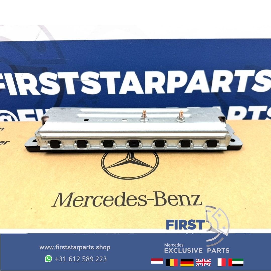A2058601600 W205 C205 KNIE AIRBAG Mercedes C Klasse 2014-202, Gebruikt, -, Ophalen of Verzenden, -
