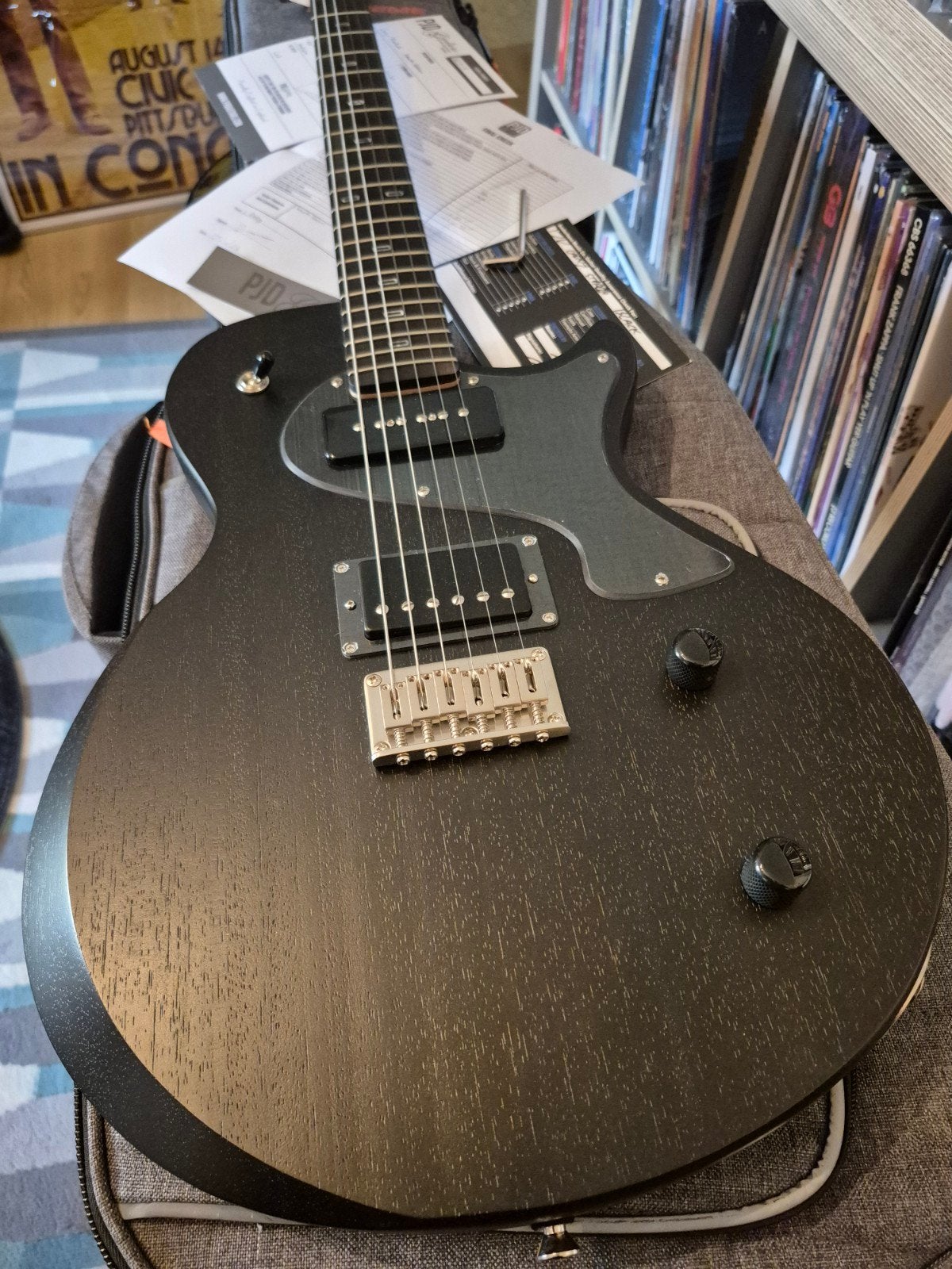 PJD Carey Standard Stealth Limited Edition Nitrocellulose, Muziek en Instrumenten, Ophalen, Nieuw, Solid body, Overige merken