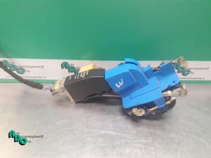 Deurslot Mechaniek 4Deurs links-voor van een Saab 9-3, Gebruikt, -, -, Ophalen of Verzenden