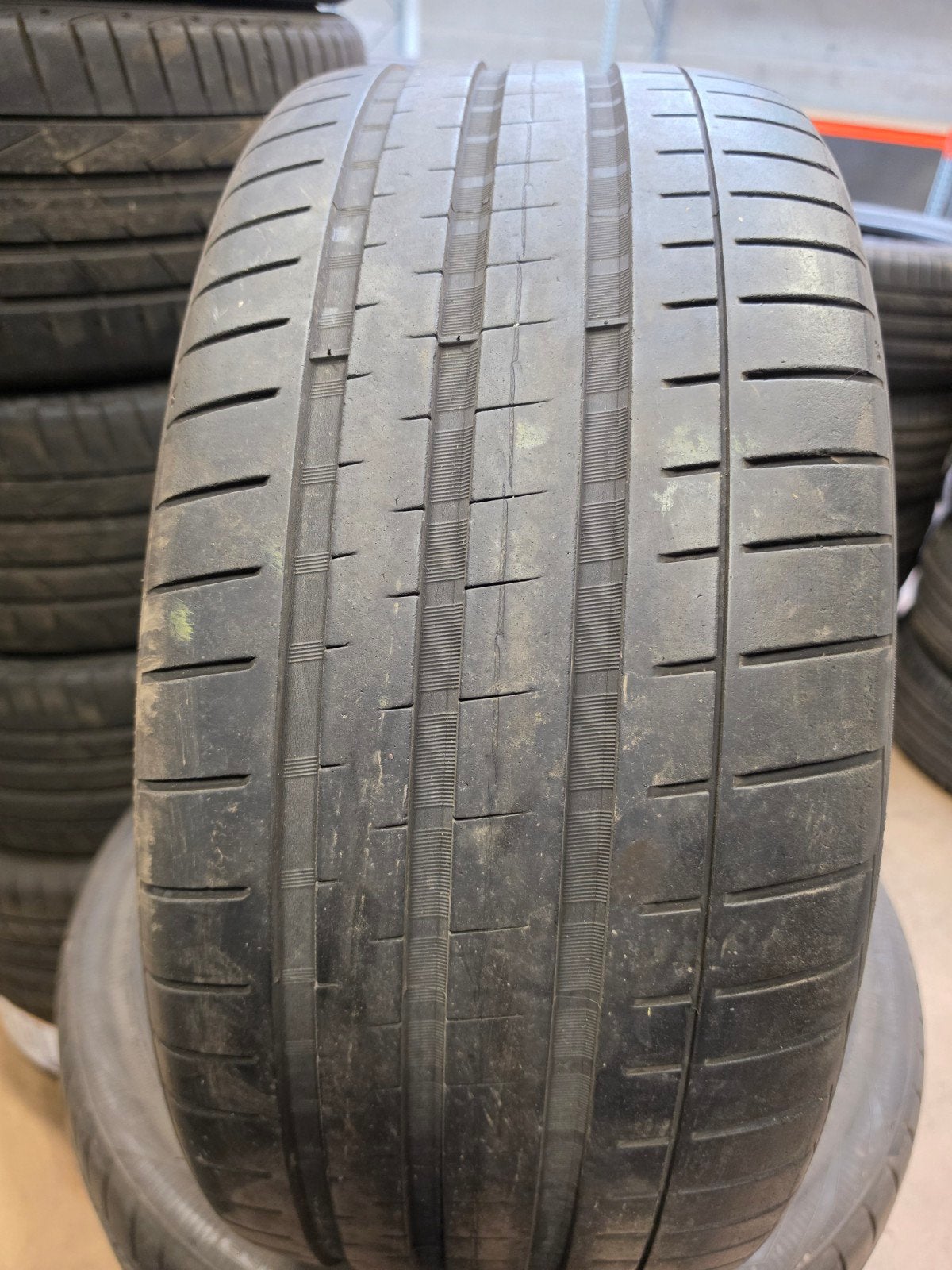 235/40 zr19 vredestein 50€ per stuk met montage en balancere, Auto-onderdelen, Ophalen of Verzenden