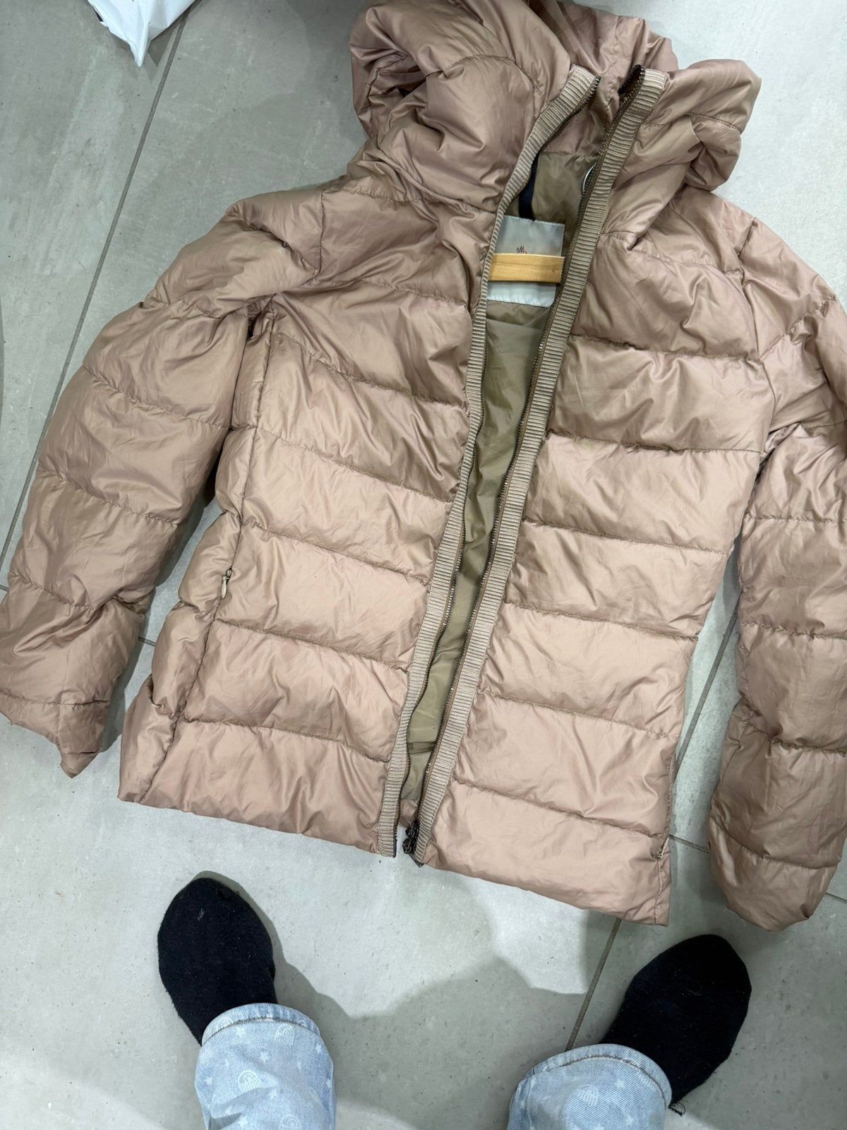 Moncler jas !, Enlèvement, Comme neuf