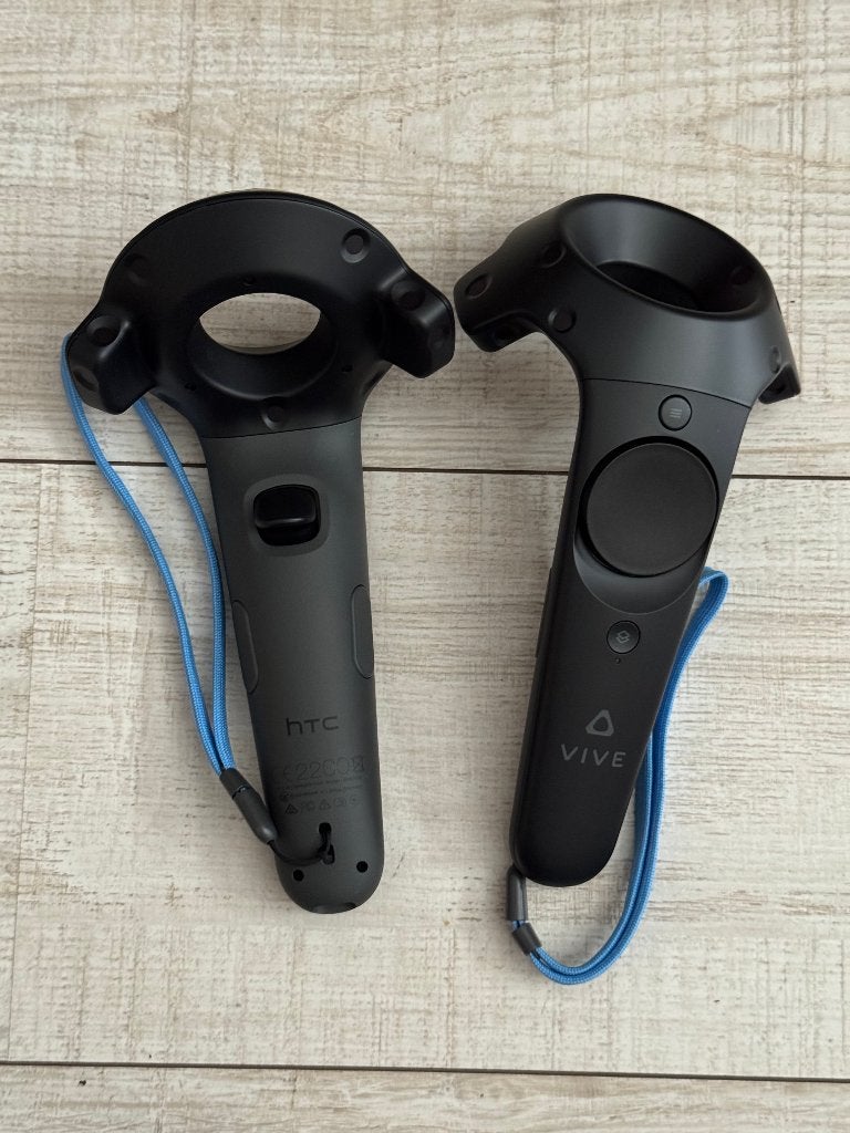HTC Vive Controllers (manettes VR), Enlèvement, Comme neuf, Contrôleur, PC