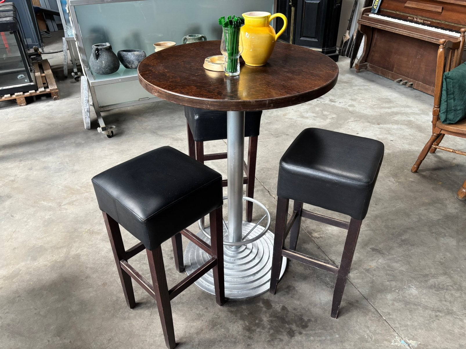 Hoge tafel Horeca met 3 Barstoelen Goede staat., Ophalen, Zo goed als nieuw