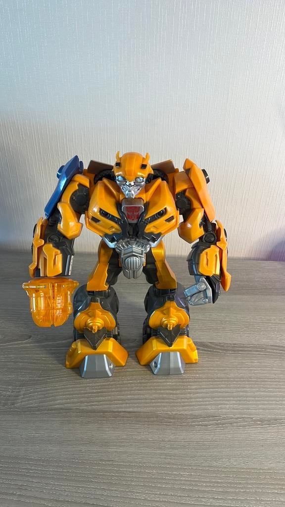 Transformers Bumblebee Robo Power Revving Robots (Hasbro), Enlèvement ou Envoi, Neuf, Autobots