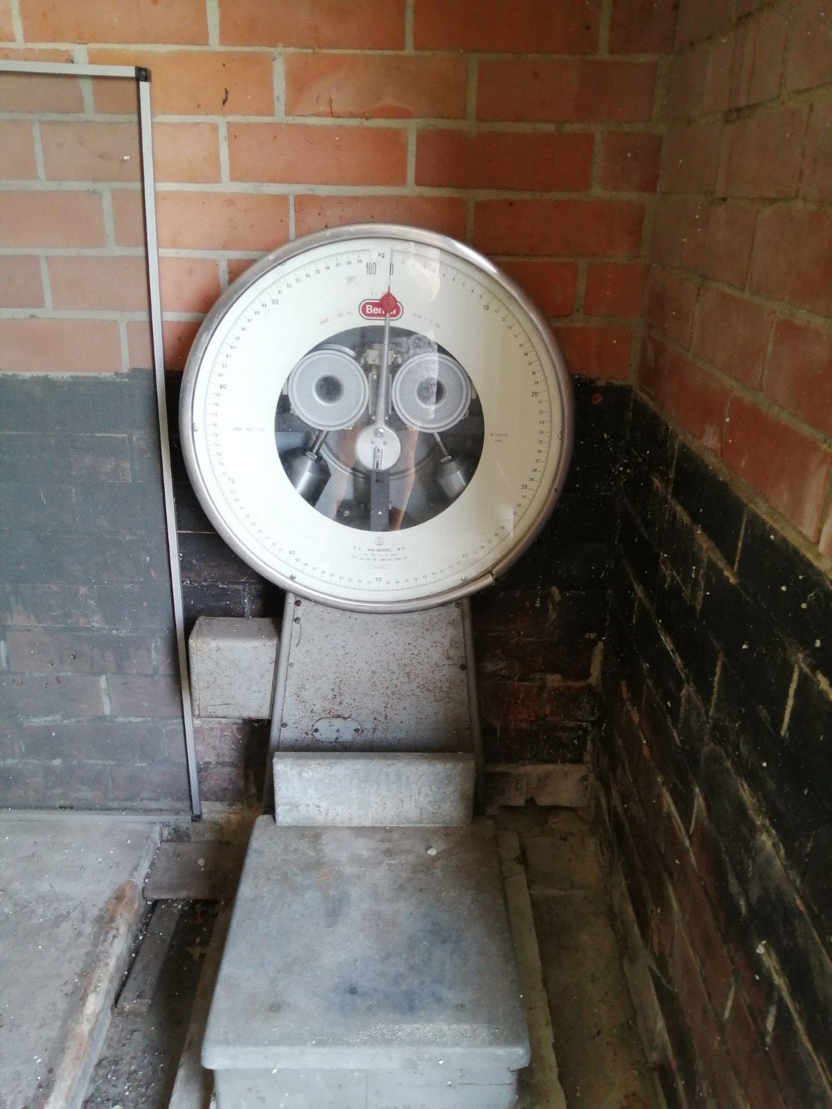 Weegschaal Berkel, Ophalen