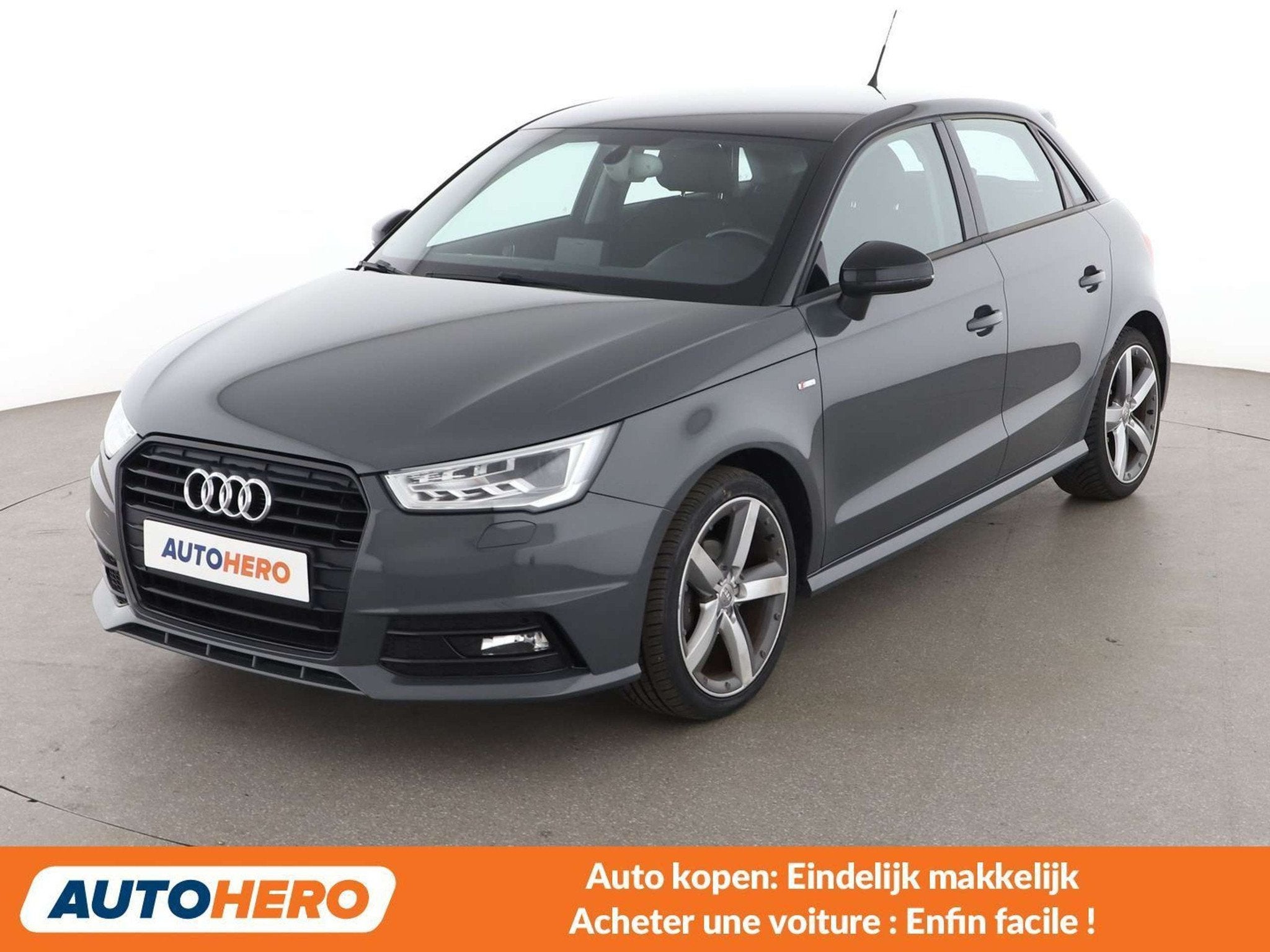 Audi A1 1.0 TFSI Attraction (bj 2017), Auto's, Audi, Voorwielaandrijving, Stof, Zwart, https://public.car-pass.be/vhr/56f0b40d-256e-4bf6-8024-bc63f299b1fb