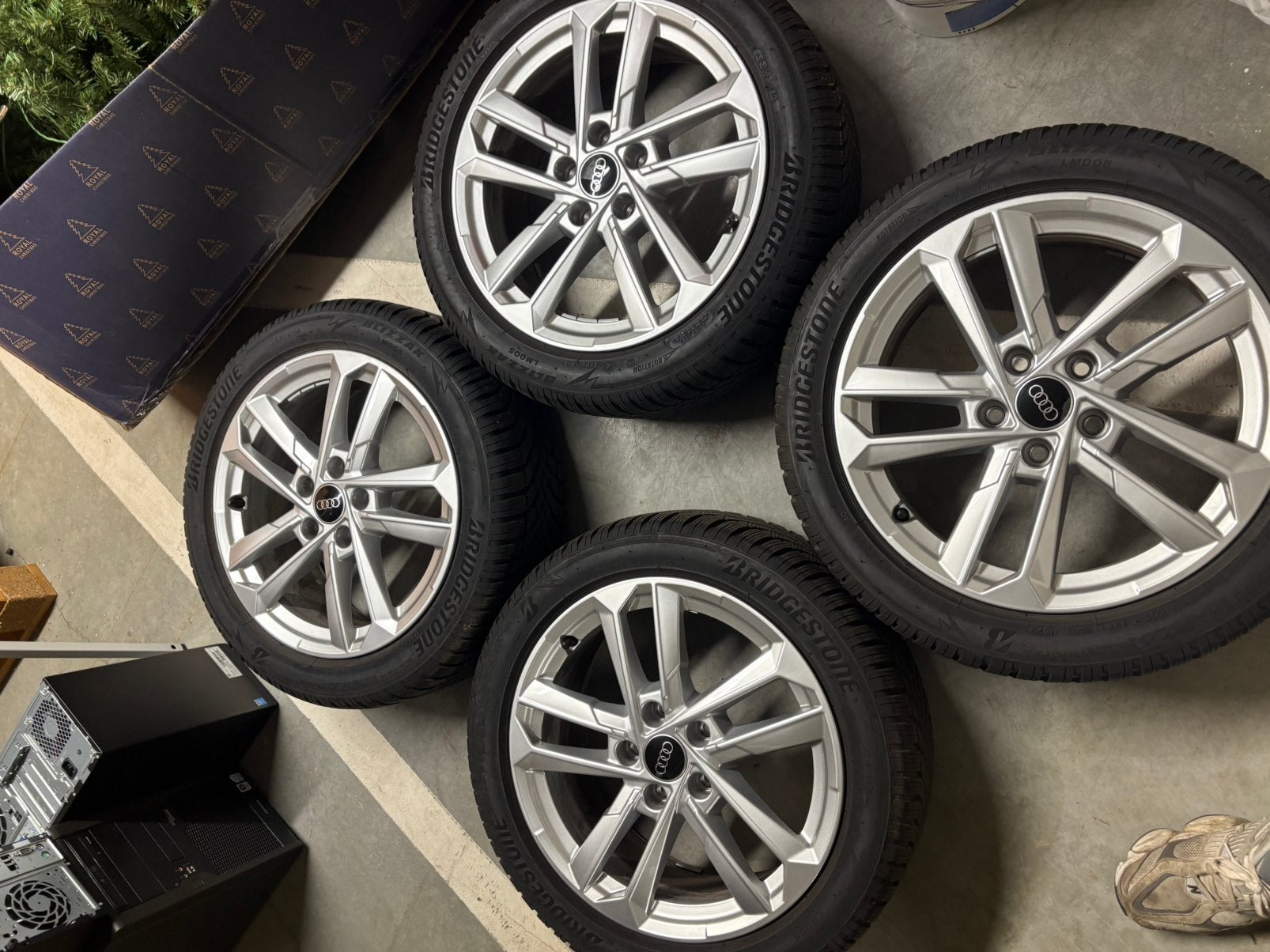 Audi originele velgenset met Bridgestone banden – 17 inch, Ophalen, Banden en Velgen, Nieuw, 17 inch