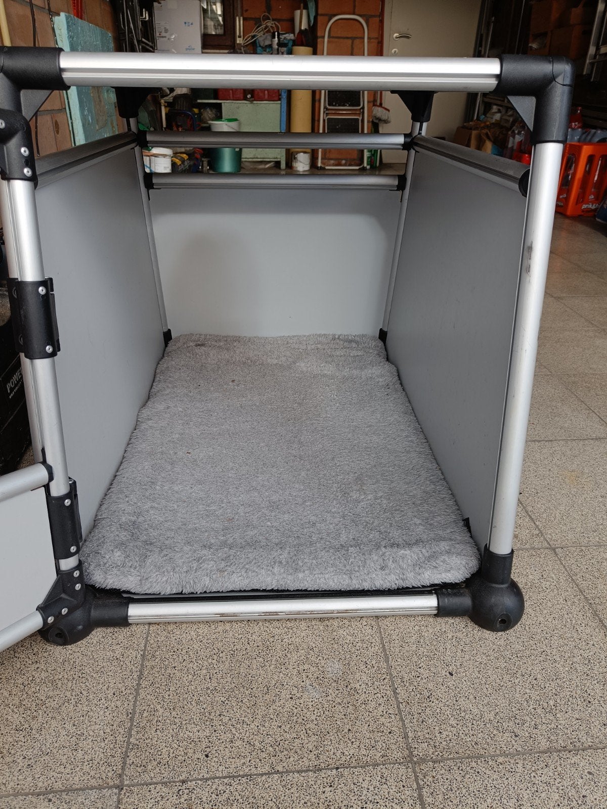 Honden Bench medium, Ophalen, Zo goed als nieuw