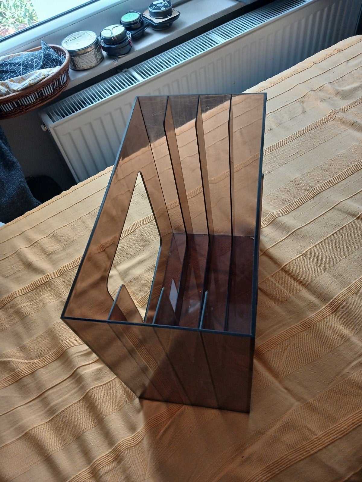 Range-vinyles (porte-disques) en plexiglas fumé, Maison & Meubles, Enlèvement ou Envoi
