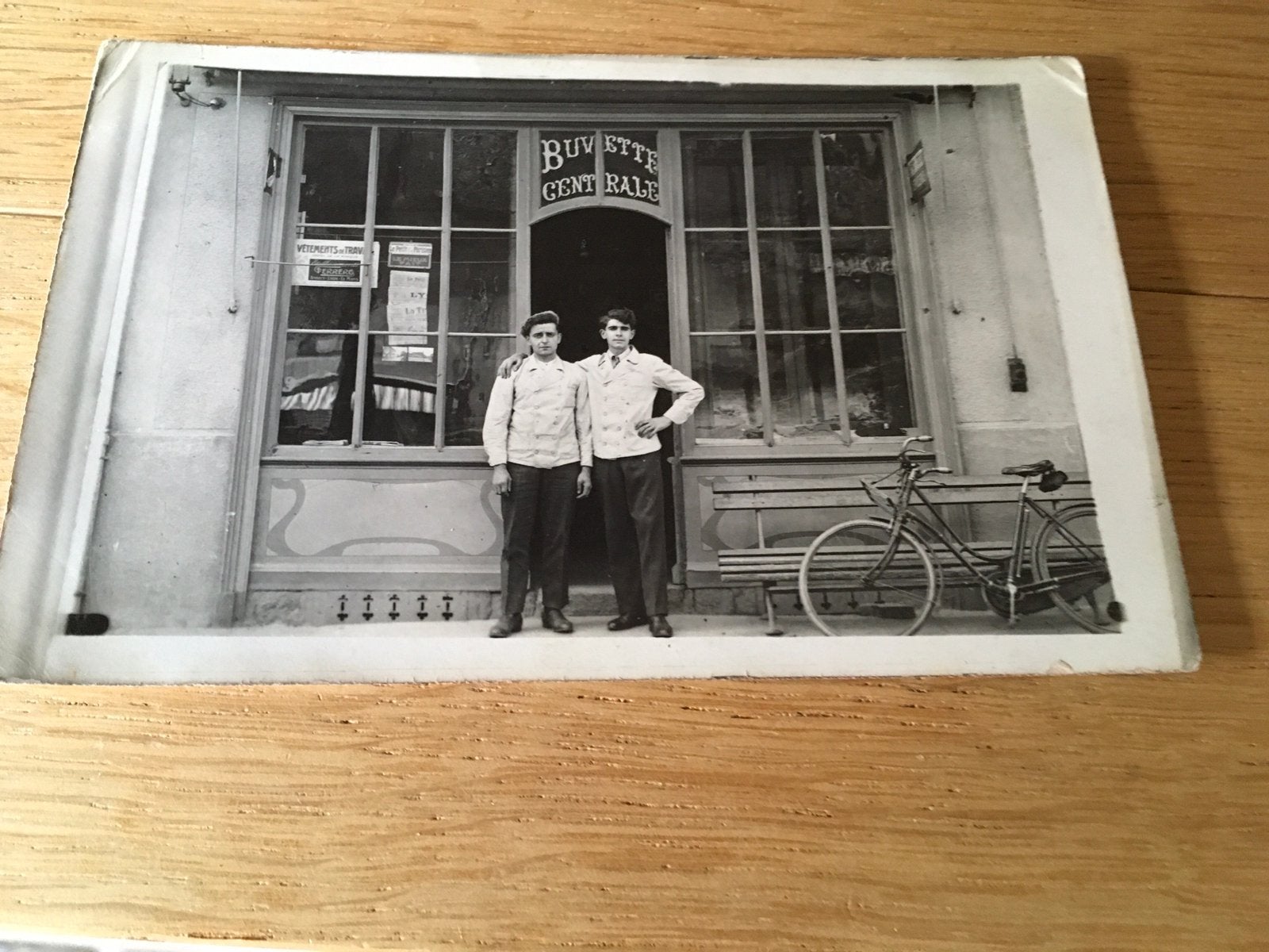 Oude Franse postkaart cafe, Verzamelen, Verzenden, Ongelopen