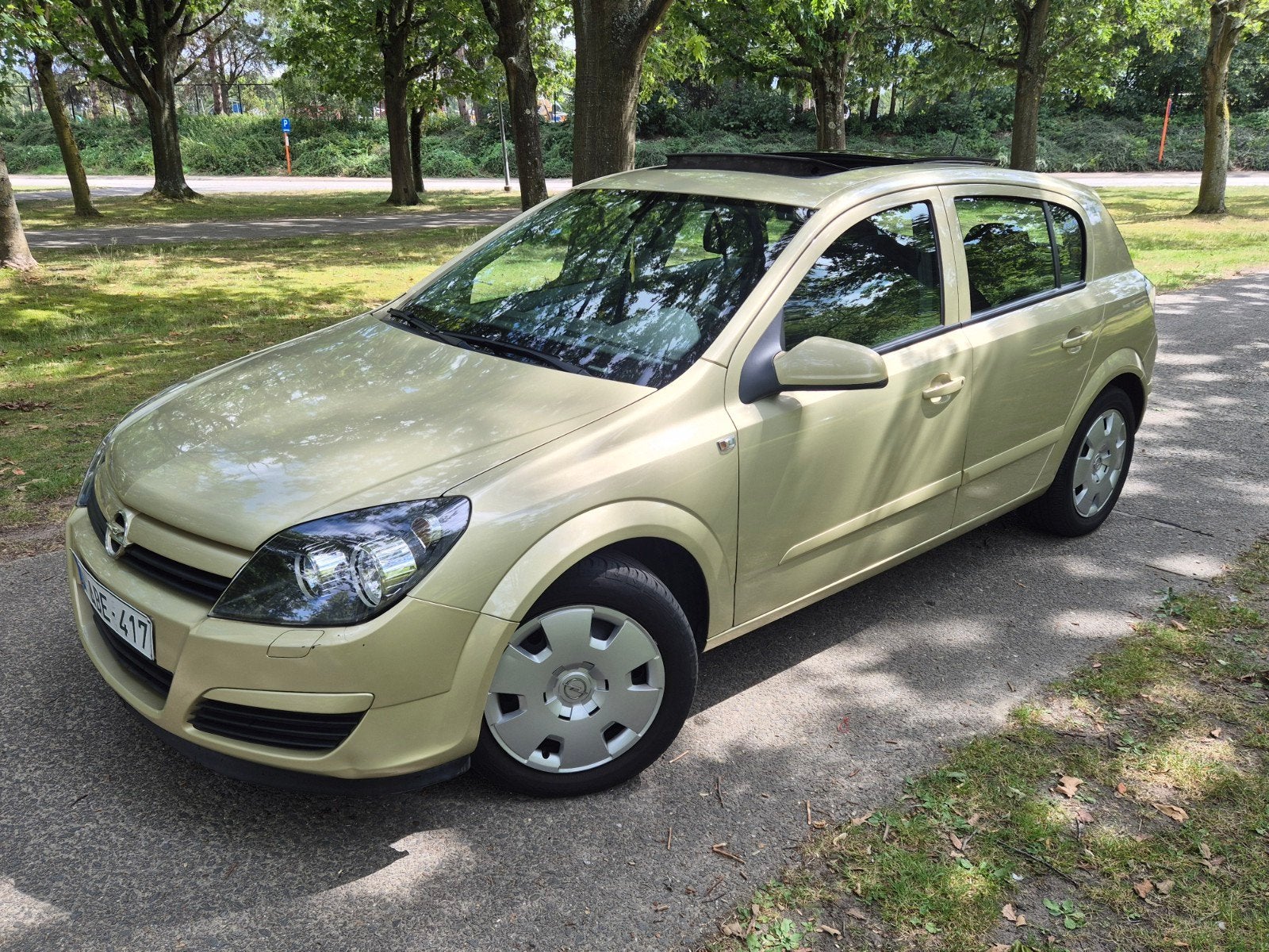 Opel Astra 1400cc Benzine,  Gekeurd voor verkoop, Auto's, Voorwielaandrijving, Zwart, Overige kleuren, Elektrische ramen