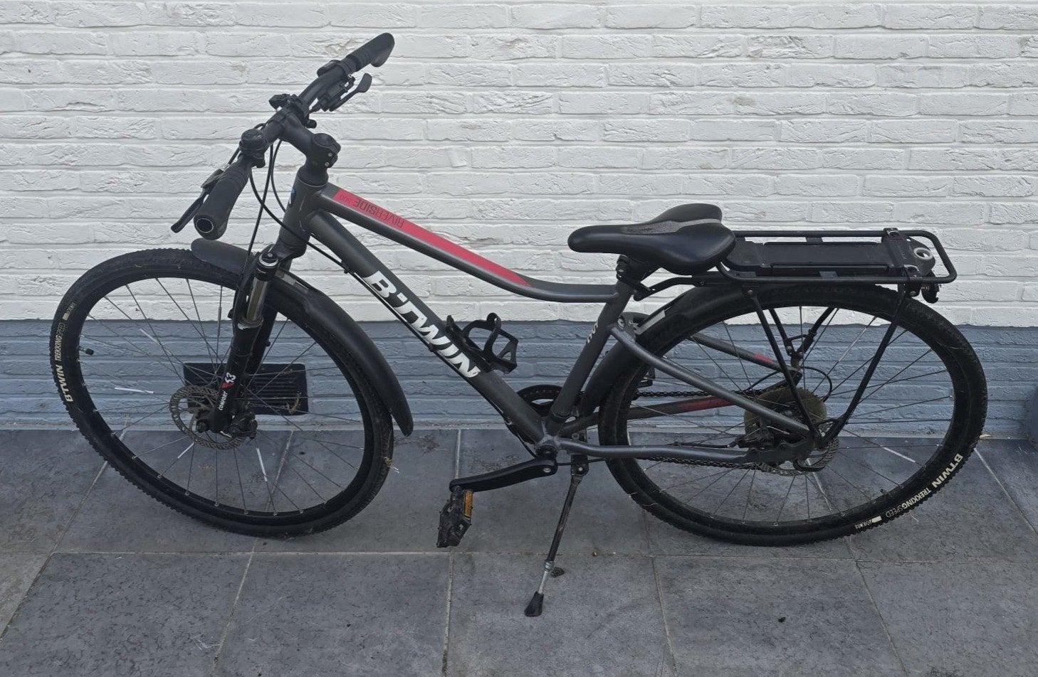 B-Twin Riverside 500 Grey Red S, Ophalen