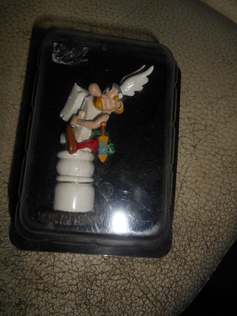 Figurine Astérix en résine ( pièce de jeu d'échecs), Collections, Enlèvement ou Envoi