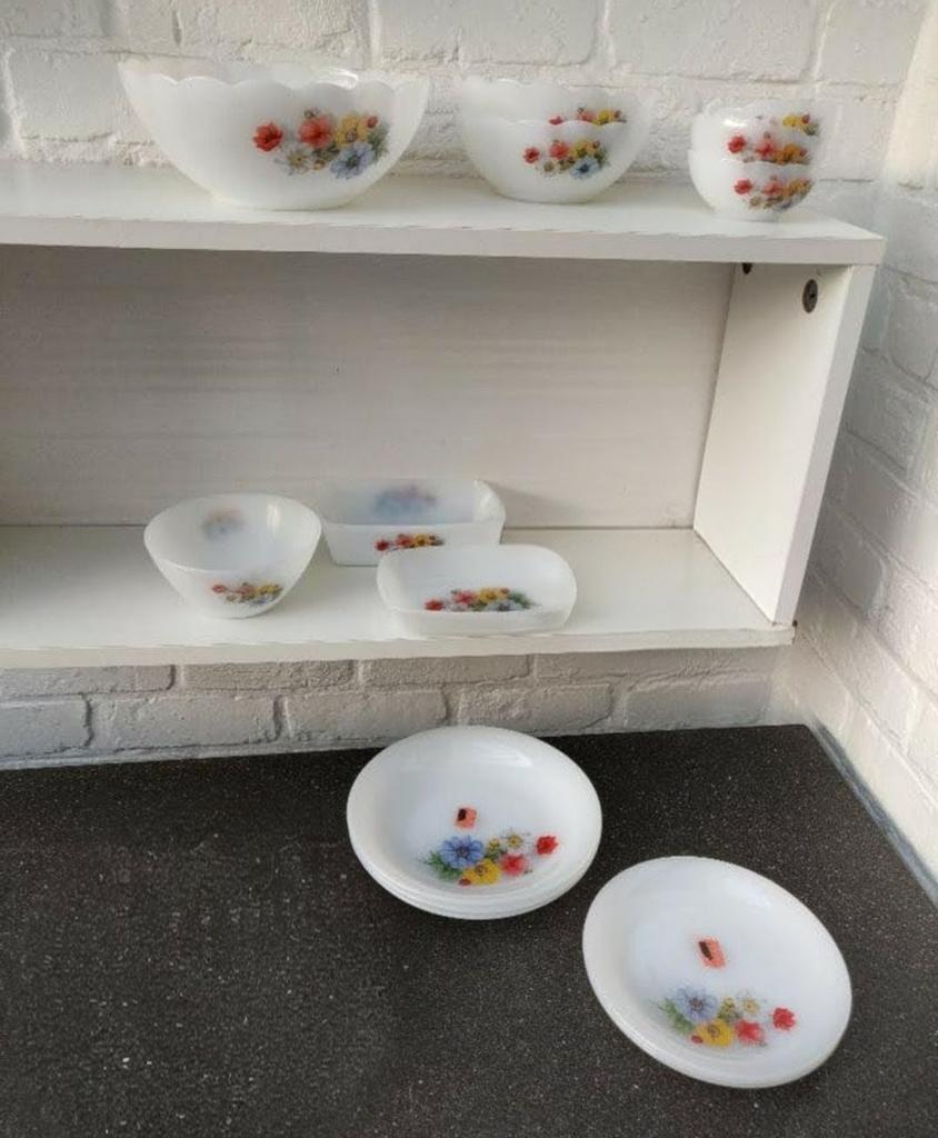 Lot Arcopal Anemonen, Huis en Inrichting, Keuken | Servies, Gebruikt, Overige typen, Ophalen