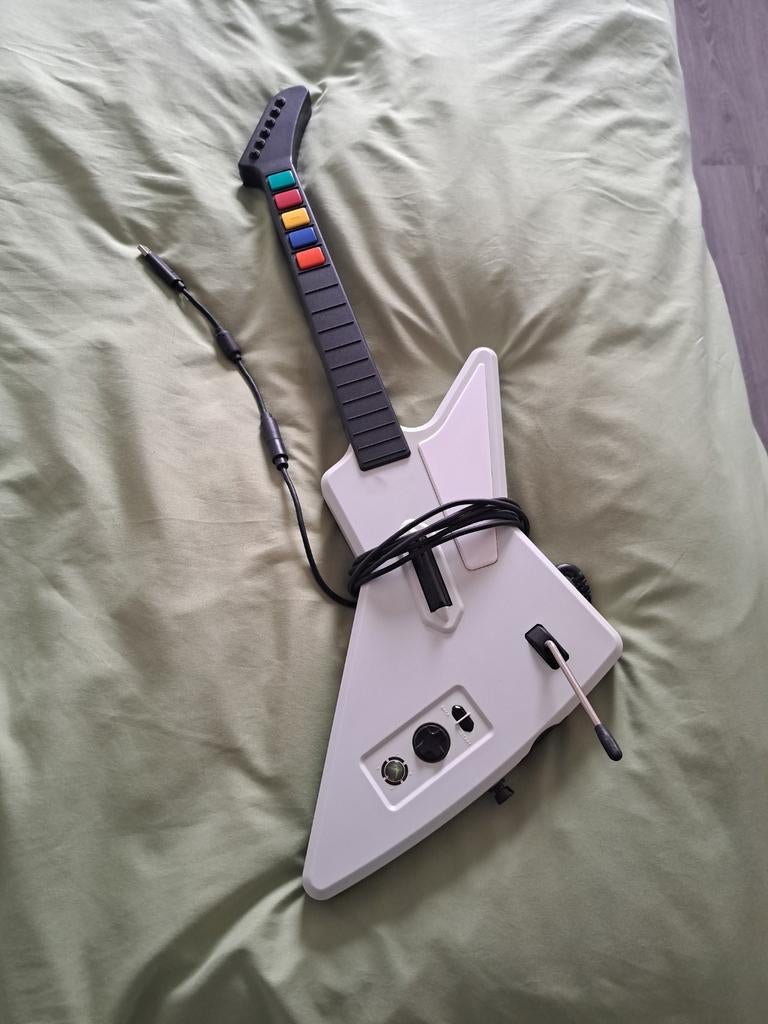 Guitar Hero gitaar Xbox 360 ,4 games, series X/S dongle, Games en Spelcomputers, Ophalen