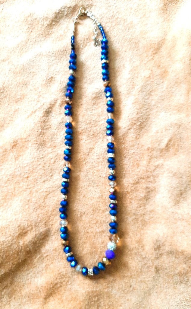 Te koop: Nieuw!! Mooie blauwe ketting met gouden details., Ophalen, Overige materialen, Verstelbaar, Blauw