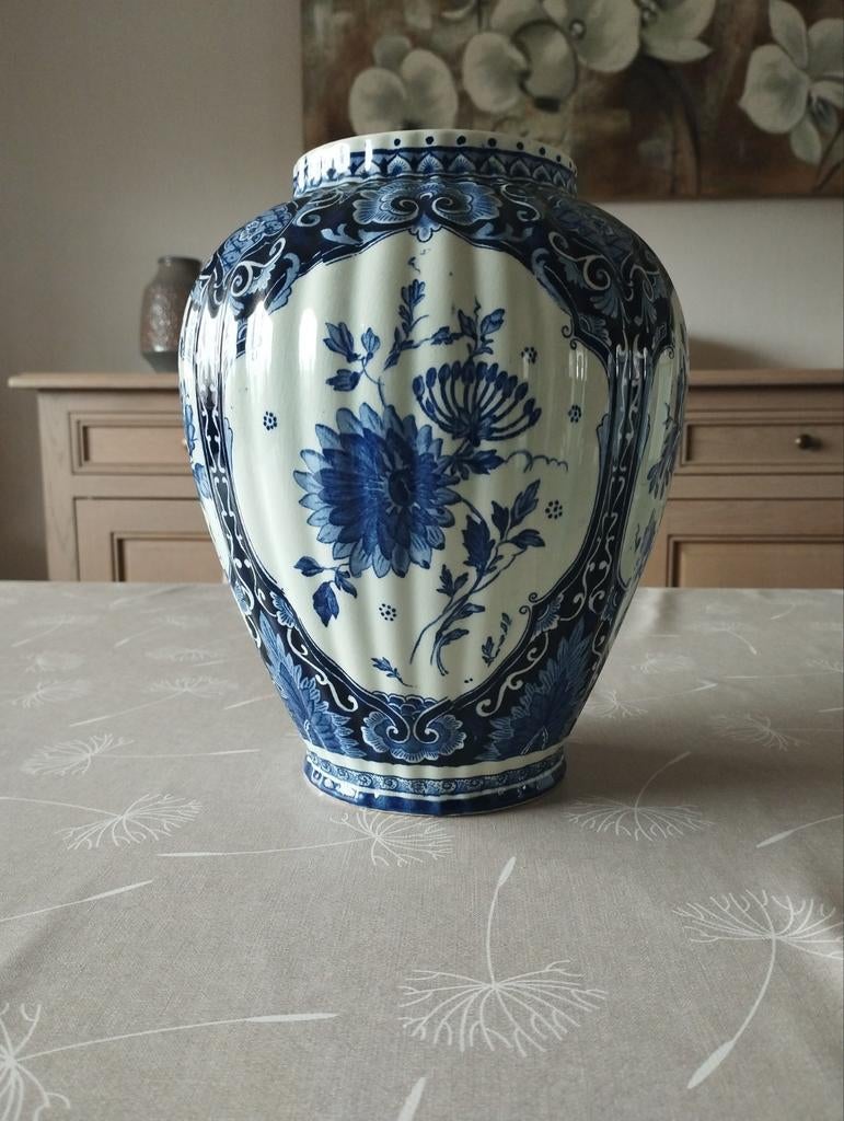Vase bleu de Delft, Enlèvement