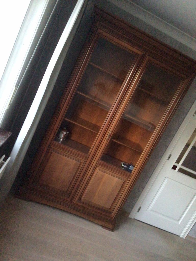 Vitrine kast in kerselaar 70€, Huis en Inrichting, Ophalen