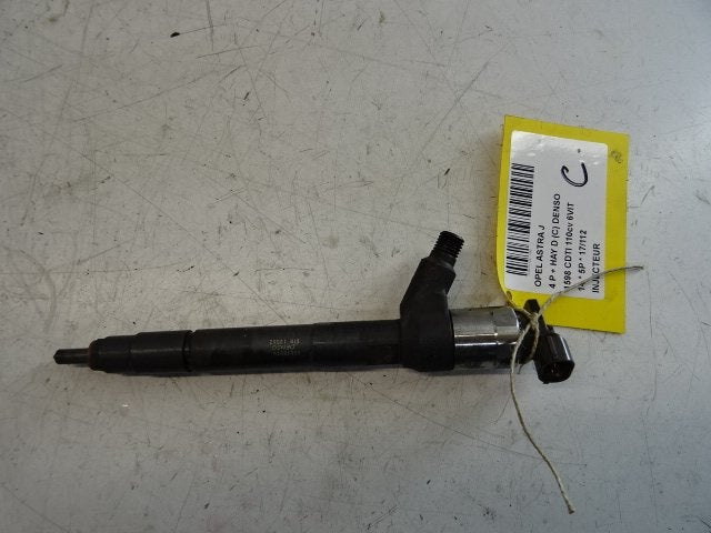 INJECTEUR Opel Astra J (PC6 / PD6 / PE6 / PF6) (11R12615), Autos : Pièces & Accessoires, Systèmes à carburant, Opel, Utilisé