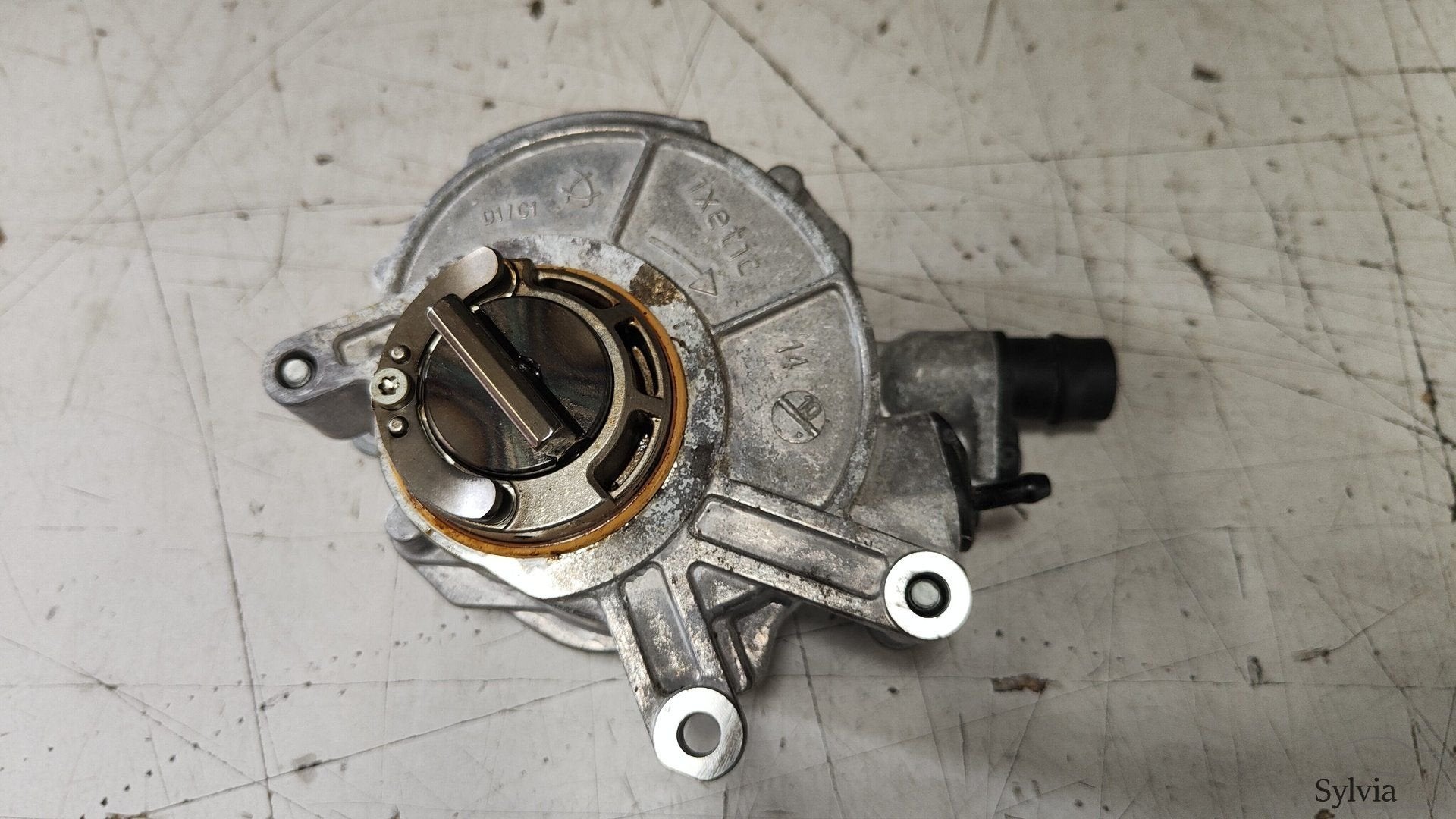 Vacuumpomp N63 BMW 5 / 6 / 7 / X5 / X6 F07 F10 F11 F06 F12 F, -, Utilisé, -, -
